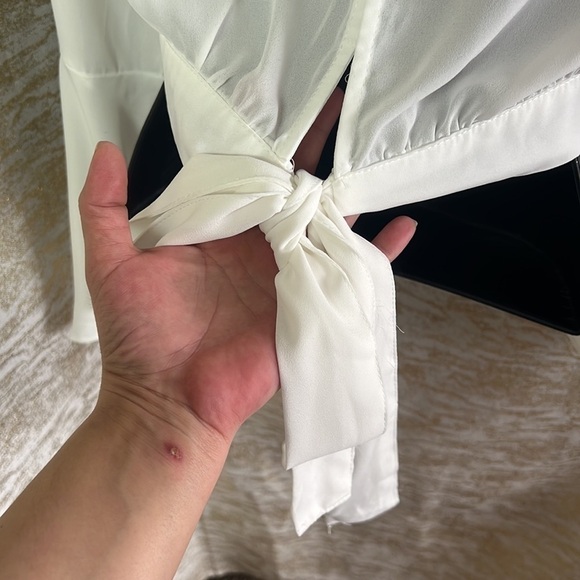 Ambiance White Open Back Tie Up Crop Long Sleeve Top Size S - Picture 8 of 13